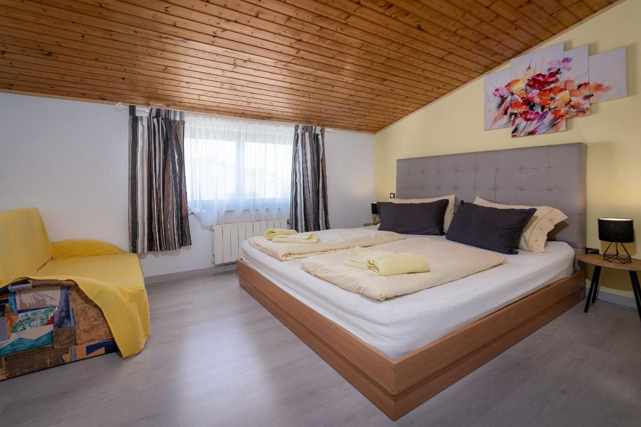 Apartments Miri 弗尔萨尔 外观 照片