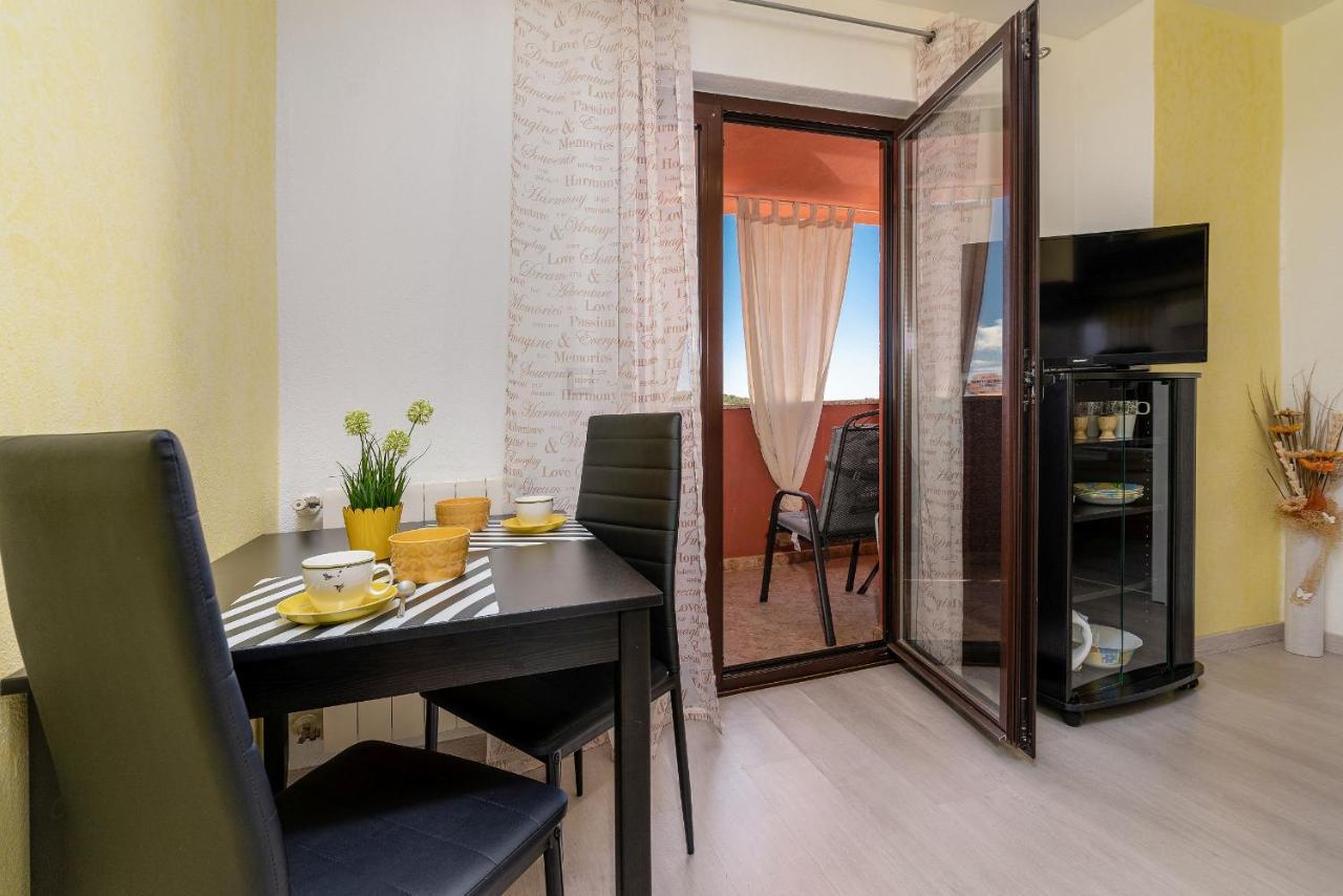 Apartments Miri 弗尔萨尔 外观 照片