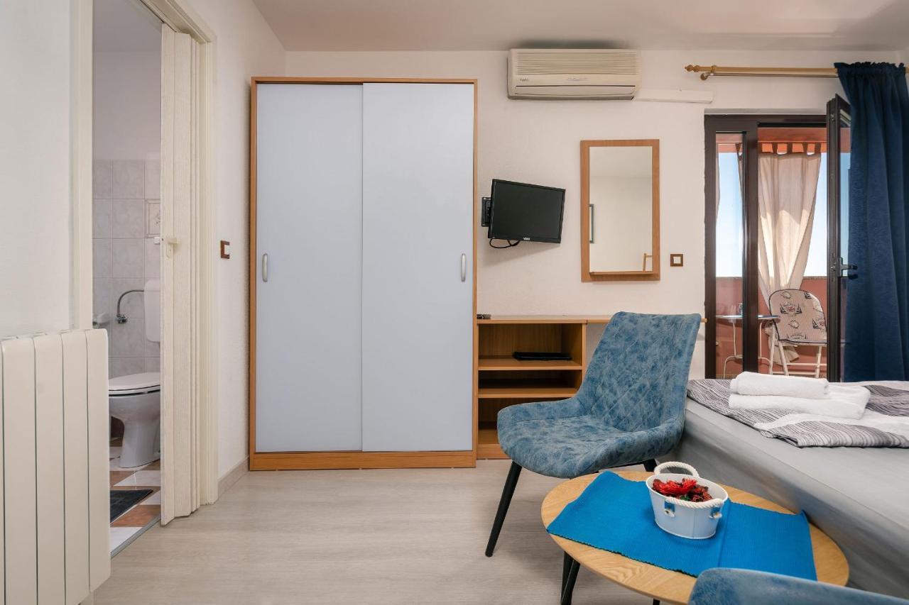 Apartments Miri 弗尔萨尔 外观 照片
